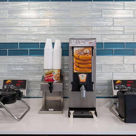 La Quinta Inn By Wyndham Indianapolis Airport Executive Dr Εξωτερικό φωτογραφία