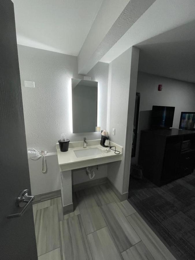 La Quinta Inn By Wyndham Indianapolis Airport Executive Dr Εξωτερικό φωτογραφία
