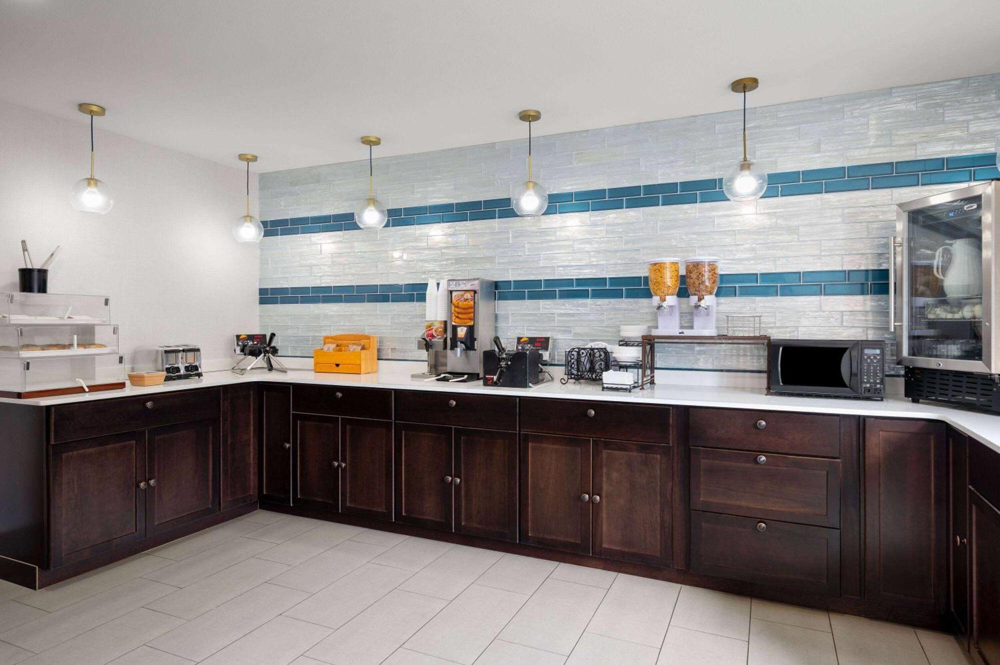 La Quinta Inn By Wyndham Indianapolis Airport Executive Dr Εξωτερικό φωτογραφία
