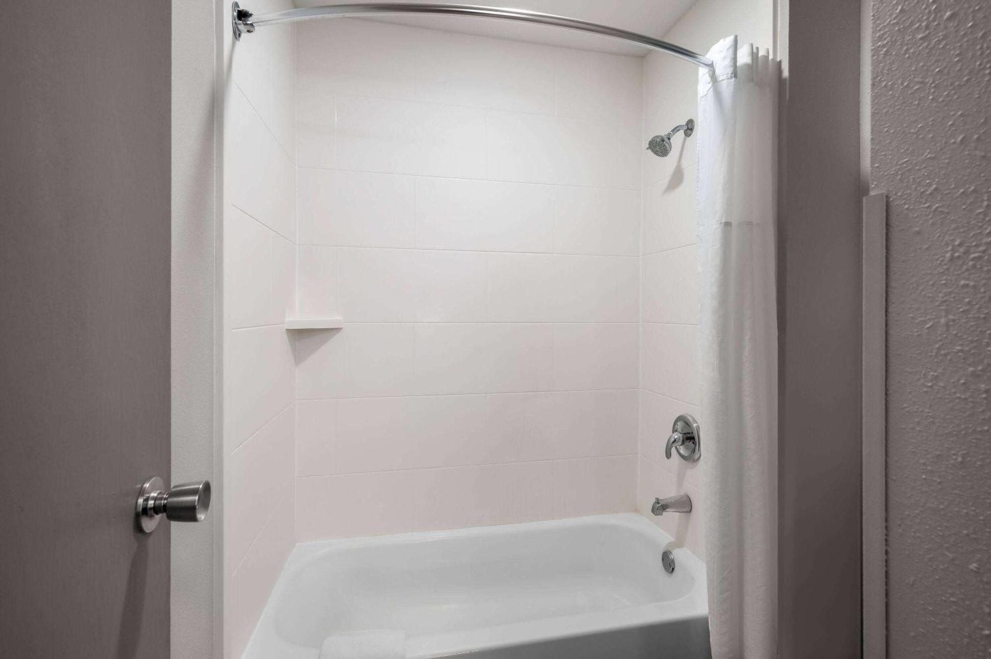 La Quinta Inn By Wyndham Indianapolis Airport Executive Dr Εξωτερικό φωτογραφία