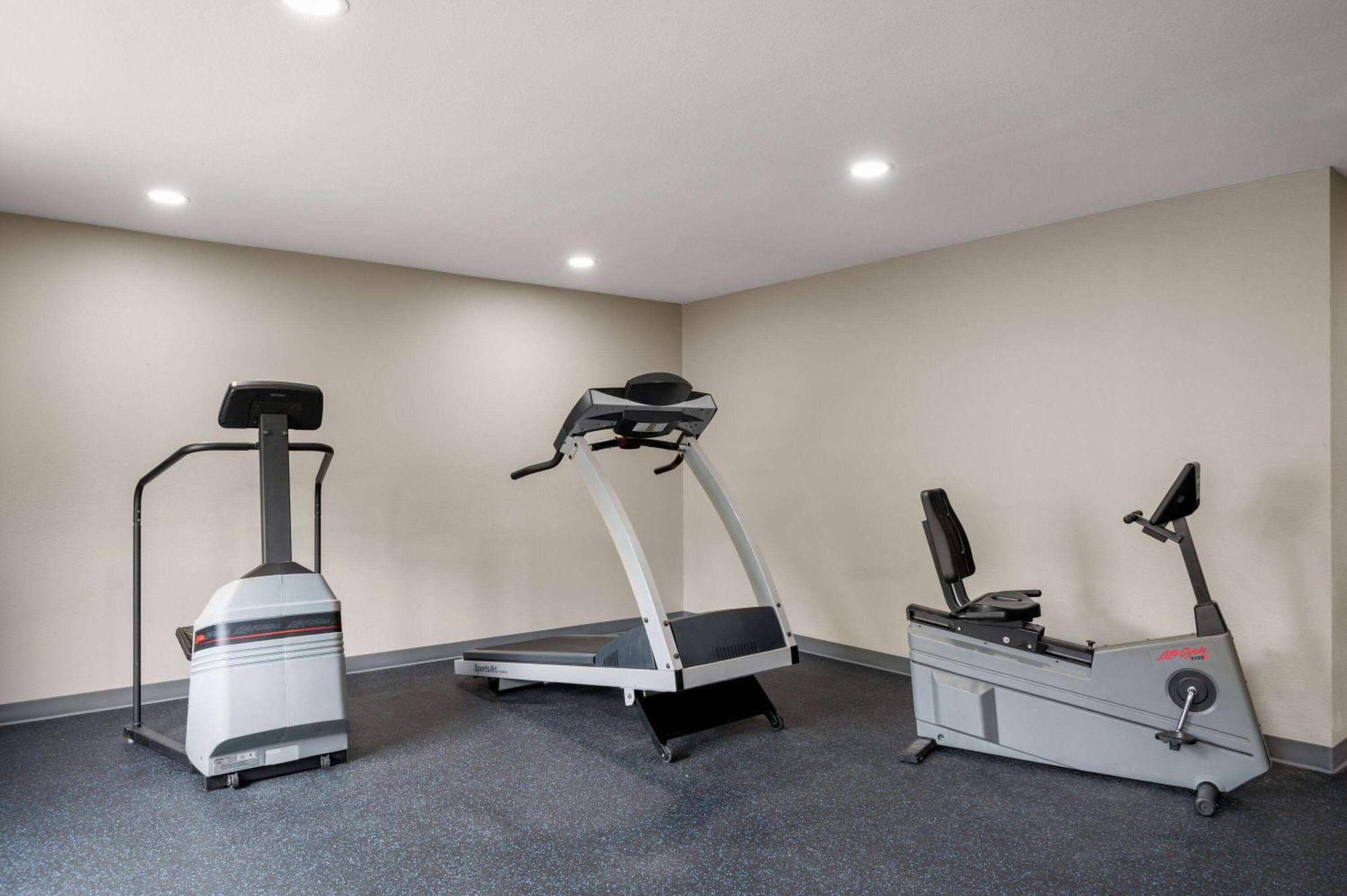 La Quinta Inn By Wyndham Indianapolis Airport Executive Dr Εξωτερικό φωτογραφία