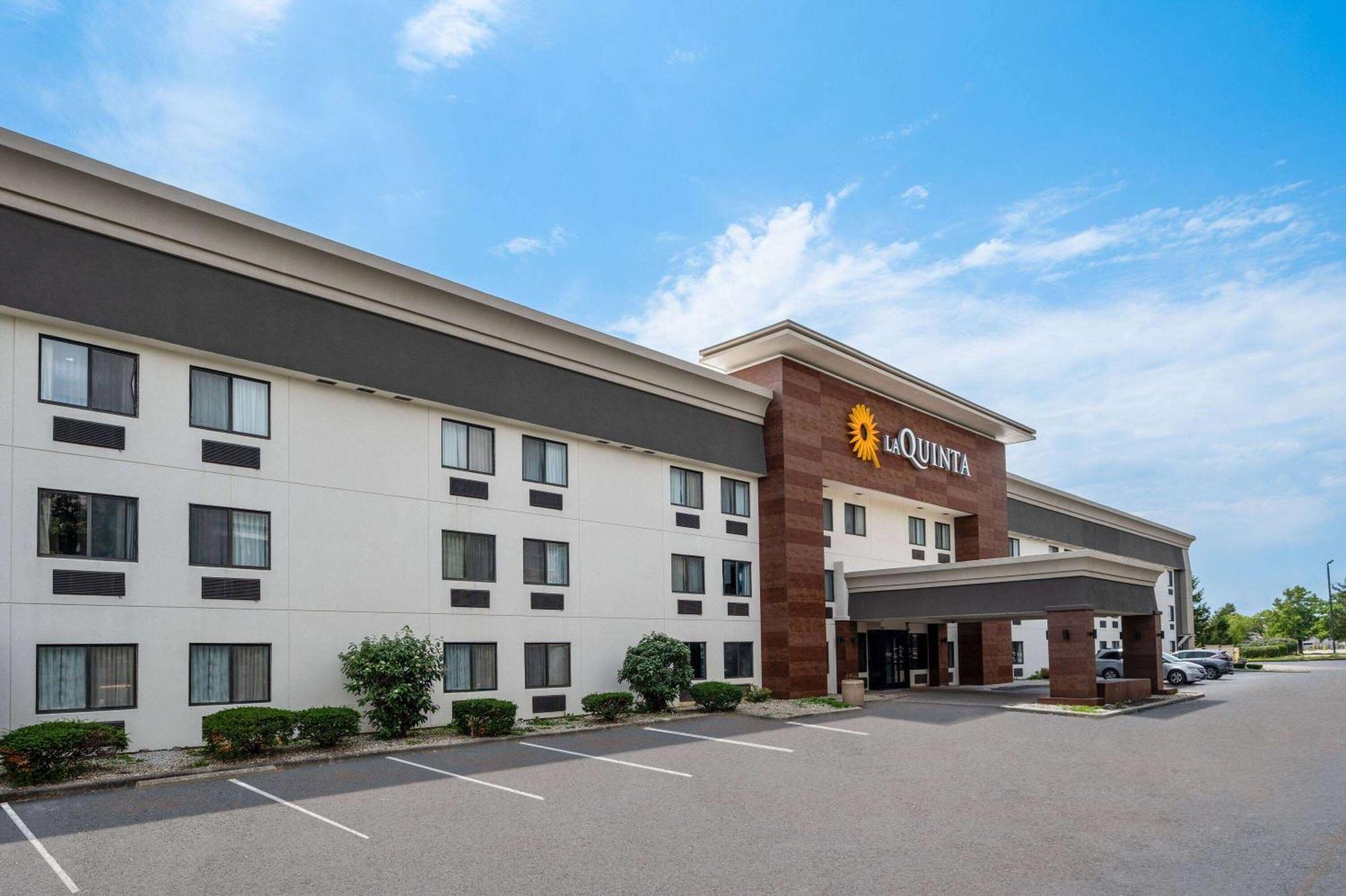 La Quinta Inn By Wyndham Indianapolis Airport Executive Dr Εξωτερικό φωτογραφία