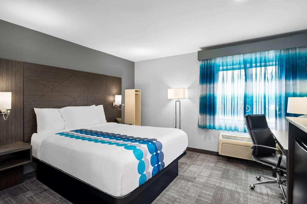 La Quinta Inn By Wyndham Indianapolis Airport Executive Dr Δωμάτιο φωτογραφία
