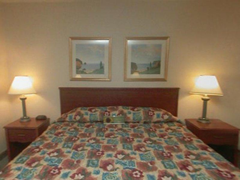 La Quinta Inn By Wyndham Indianapolis Airport Executive Dr Εξωτερικό φωτογραφία