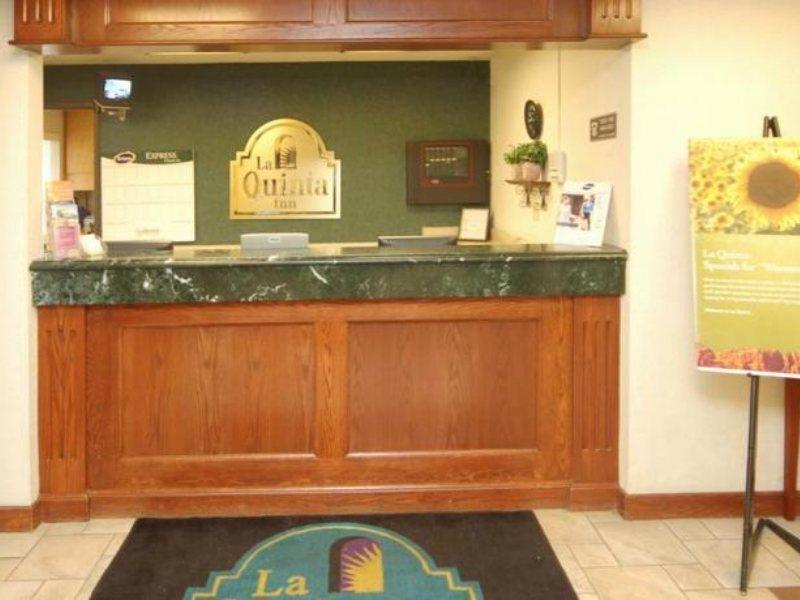 La Quinta Inn By Wyndham Indianapolis Airport Executive Dr Εξωτερικό φωτογραφία