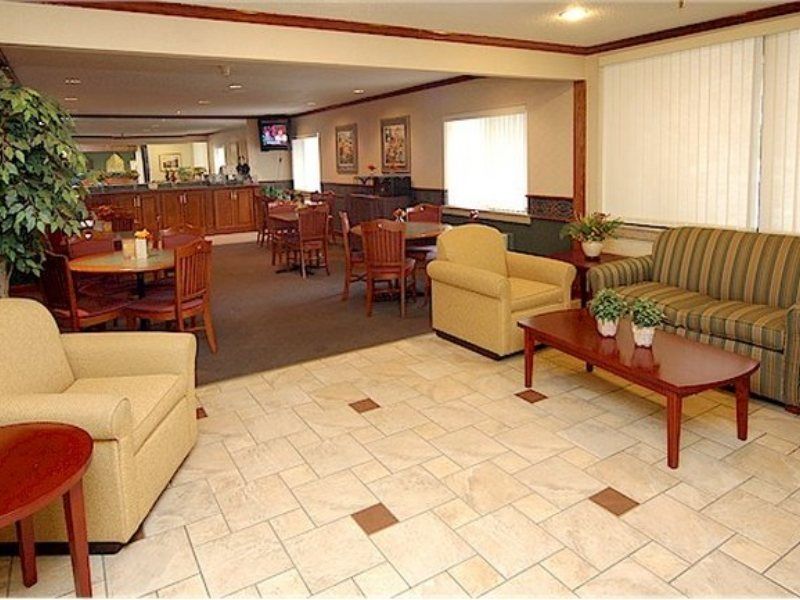 La Quinta Inn By Wyndham Indianapolis Airport Executive Dr Εξωτερικό φωτογραφία