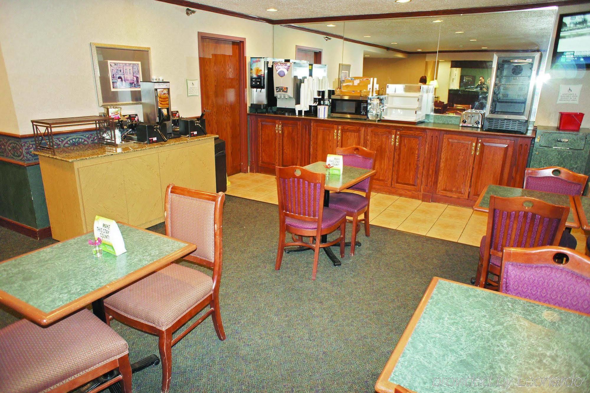 La Quinta Inn By Wyndham Indianapolis Airport Executive Dr Εξωτερικό φωτογραφία